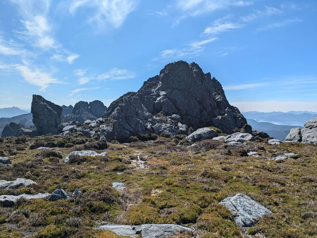 Court plateau devant le Mont Orion