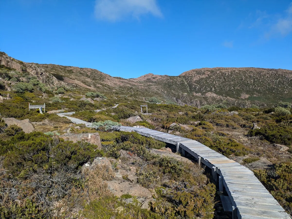 Boardwalk dans une région alpine
