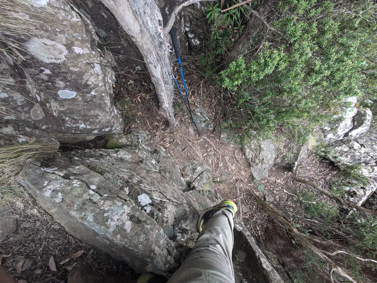 Sentier raide dans la montagne