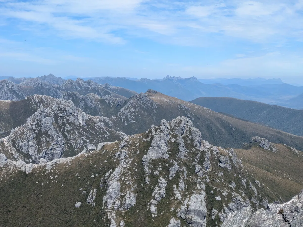 Vue sur la partie Sud des Western Arthurs et Federation Peak
