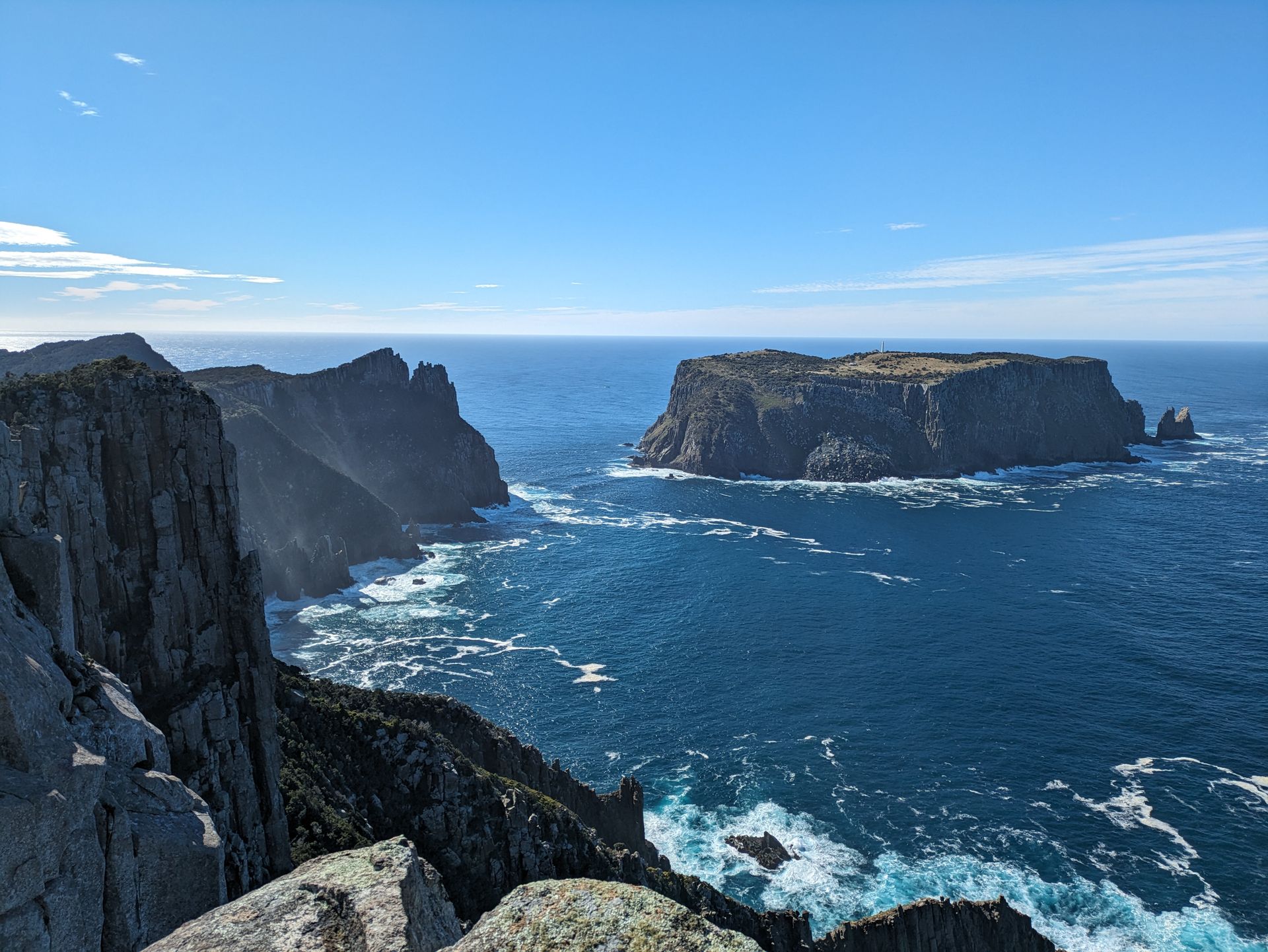 Profiter des plus belles falaises de l'île sans en payer le prix fort
