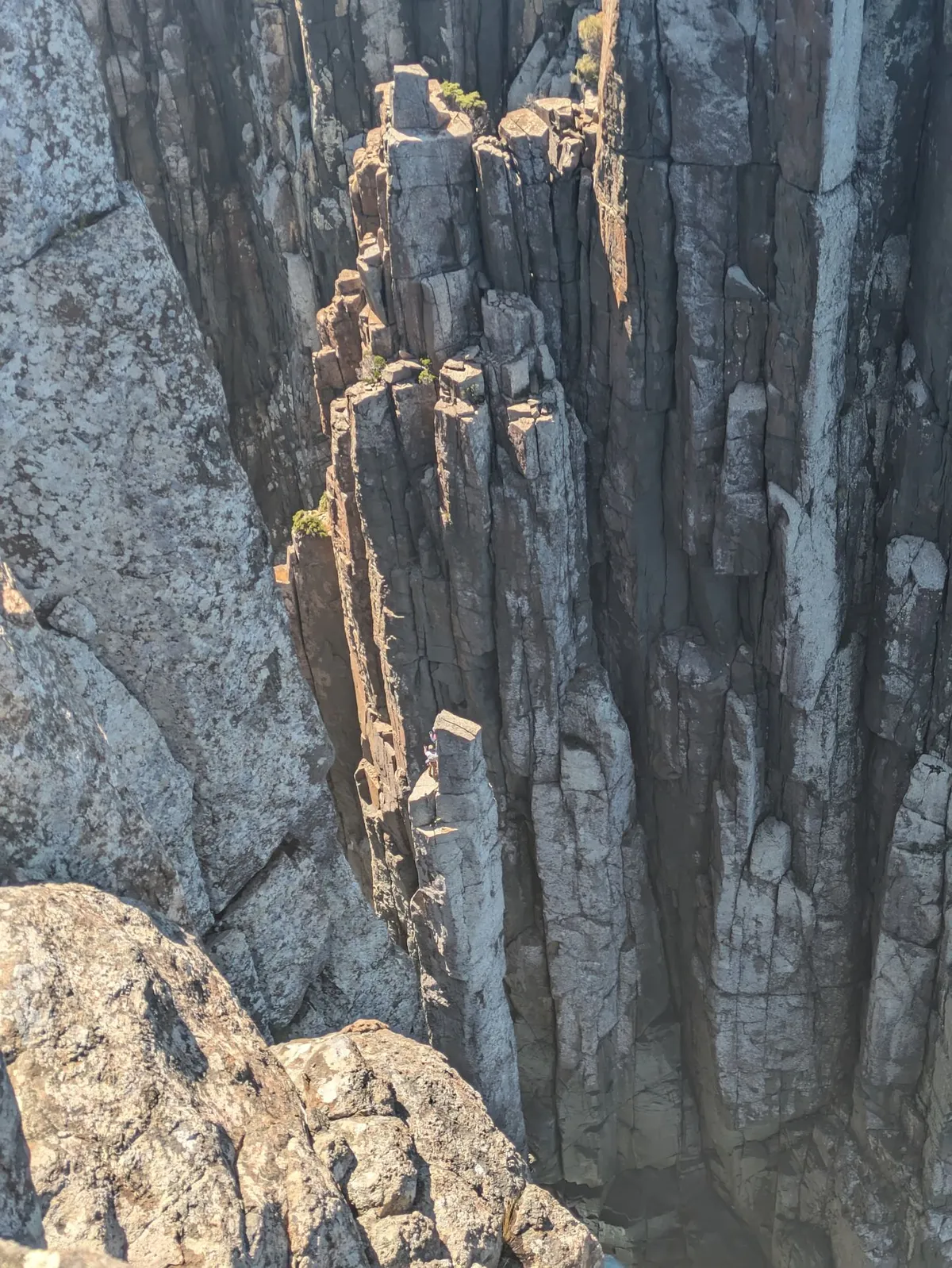 Colonnes de Dolerite au dessus de l'eau